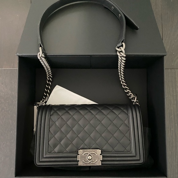BRAND NEW never worn Chanel Boy Bag OLD Medium size Black Ruthenium NWT - Picture 3 of 11